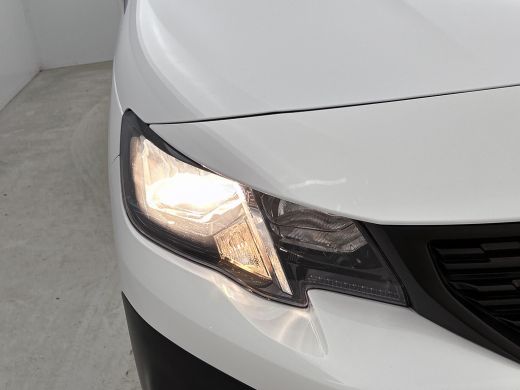 Peugeot Partner 1.2 Benzine 111PK Euro6 Premium / Airco / Navigatie / Cruise-ctr. / Schuifdeur + Raam / Radio mul... ActivLease financial lease