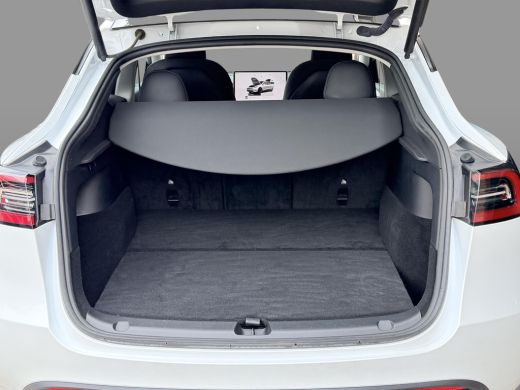 Tesla Model Y RWD 58 kWh SoH 94,5% / Trekhaak / Panoramadak / Warmtepomp / Memory / Stoelverwarming en Ventilat... ActivLease financial lease