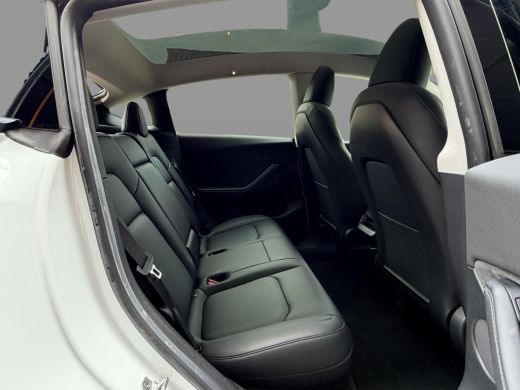 Tesla Model Y RWD 58 kWh SoH 94,5% / Trekhaak / Panoramadak / Warmtepomp / Memory / Stoelverwarming en Ventilat... ActivLease financial lease
