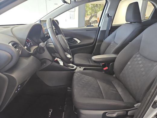 Toyota Yaris 1.5 Hybrid 115 Active stoelverwarming / stuurverwarming/ apple carplay / android auto ActivLease financial lease