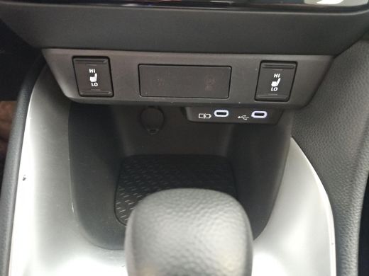 Toyota Yaris 1.5 Hybrid 115 Active stoelverwarming / stuurverwarming/ apple carplay / android auto ActivLease financial lease