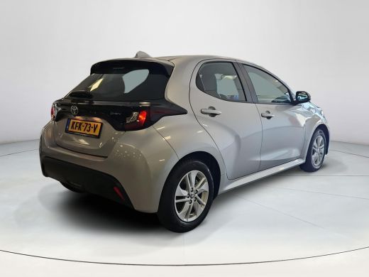 Toyota Yaris 1.5 Hybrid 115 Active stoelverwarming / stuurverwarming/ apple carplay / android auto ActivLease financial lease