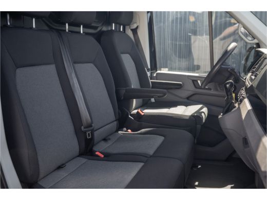 Volkswagen Crafter 2.0 TDI L3H3 | Automaat | 177 PK | Highline | LED | Camera | Carplay | PDC | Trekhaak ActivLease financial lease