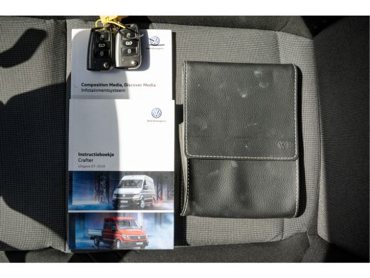 Volkswagen Crafter 2.0 TDI L3H3 | Automaat | 177 PK | Highline | LED | Camera | Carplay | PDC | Trekhaak ActivLease financial lease