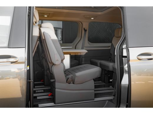 Volkswagen Multivan Bulli eHybrid L2 4MOTION | Leder | Panorama Dak | Trekhaak | Multifunctionele Tafel | 4 Seizoenen... ActivLease financial lease
