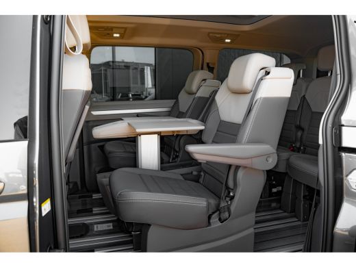 Volkswagen Multivan Bulli eHybrid L2 4MOTION | Leder | Panorama Dak | Trekhaak | Multifunctionele Tafel | 4 Seizoenen... ActivLease financial lease