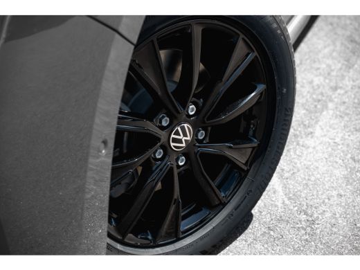 Volkswagen Multivan Bulli eHybrid L2 4MOTION | Leder | Panorama Dak | Trekhaak | Multifunctionele Tafel | 4 Seizoenen... ActivLease financial lease