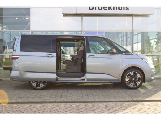 Volkswagen Multivan Bulli L2 eHybrid 245PK DGS Automaat 4MOTION 245 pk | Panoramadak | 19" Velgen | Vis &agrave; Vis | Trekh... ActivLease financial lease