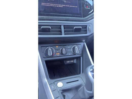Volkswagen Polo Life Edition Inclusief &euro;2000,- inruilvoordeel | 'App-Connect' smartphone integratie | Achteruitri... ActivLease financial lease