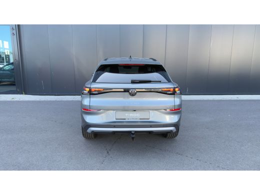 Volkswagen T-Roc Life First Edition Inclusief &euro;2000,- inruilvoordeel | 'App-Connect' draadloze smartphone integrat... ActivLease financial lease