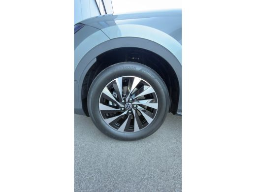 Volkswagen T-Roc Life First Edition Inclusief &euro;2000,- inruilvoordeel | 'App-Connect' draadloze smartphone integrat... ActivLease financial lease