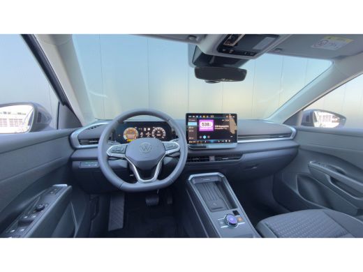 Volkswagen T-Roc Life First Edition Inclusief &euro;2000,- inruilvoordeel | 'App-Connect' draadloze smartphone integrat... ActivLease financial lease