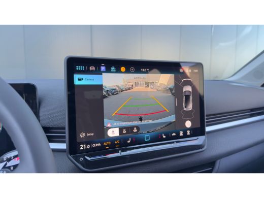 Volkswagen T-Roc Life First Edition Inclusief &euro;2000,- inruilvoordeel | 'App-Connect' draadloze smartphone integrat... ActivLease financial lease