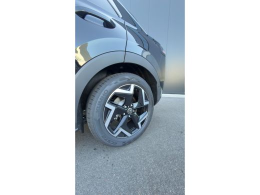 Volkswagen T-Roc R-Line First Edition Inclusief &euro;2000,- inruilvoordeel | 'App-Connect' draadloze smartphone integr... ActivLease financial lease