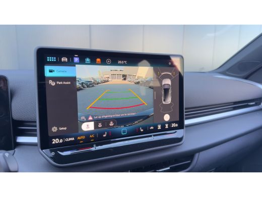 Volkswagen T-Roc R-Line First Edition Inclusief &euro;2000,- inruilvoordeel | 'App-Connect' draadloze smartphone integr... ActivLease financial lease