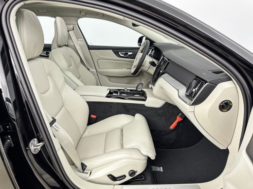 Volvo  V60 T6 Recharge Ultra Bright | 18" | Harman Kardon | Panoramadak | Head-Up | Full LED | 360 Camera | ... ActivLease financial lease