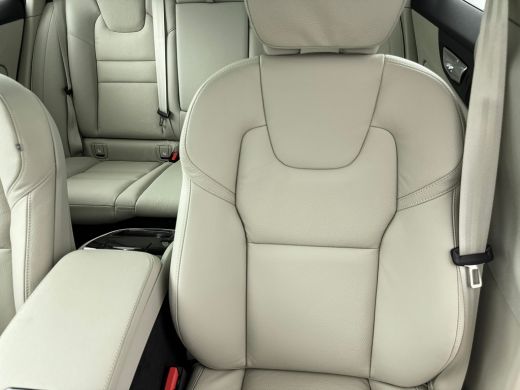 Volvo  V60 T6 Recharge Ultra Bright | 18" | Harman Kardon | Panoramadak | Head-Up | Full LED | 360 Camera | ... ActivLease financial lease