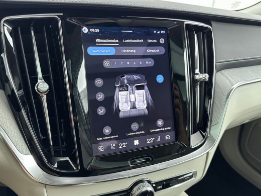Volvo  V60 T6 Recharge Ultra Bright | 18" | Harman Kardon | Panoramadak | Head-Up | Full LED | 360 Camera | ... ActivLease financial lease
