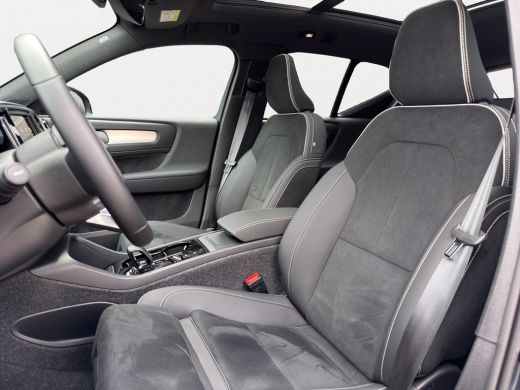 Volvo  XC40 B4 Plus Black Edition 360 Camera| Panoramadak | 20" velgen | Extra getint glas | Harman Kardon Au... ActivLease financial lease