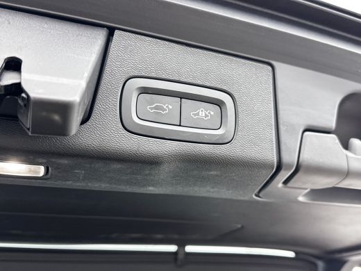 Volvo  XC60 T6 Recharge Ultra Dark | 20" | Trekhaak | Panoramadak | Full LED | 360 Camera | Head-Up | Harman ... ActivLease financial lease