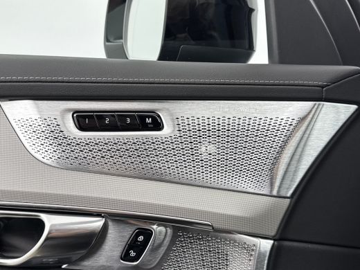 Volvo  XC90 T8 Recharge Ultra Black Edition Excecutive | 22" | Gelaagd & Getint Glas | Geint. Kinderzitje | L... ActivLease financial lease