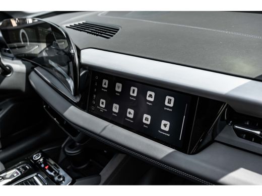Audi Q6 e-tron S edition 83 kWh 252 pk | Adaptive air suspension | Adaptive cruise control | Audi sound system ActivLease financial lease