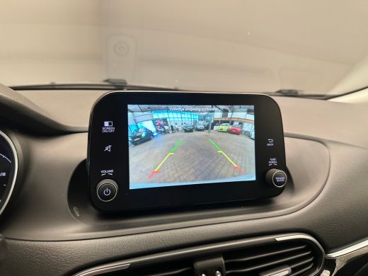 Fiat Tipo 1.0 Cross Camera | Keyless | Navigatie | 17" Lichtmetaal | Climate | Adpatieve Cruise | Carplay |... ActivLease financial lease