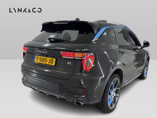 Lynk & Co 01 1.5 PHEV 262PK Adapt.Cruise ZwarteHemel 360&deg; Cam Carplay Plug-in Stoelverw Vol opties! ActivLease financial lease