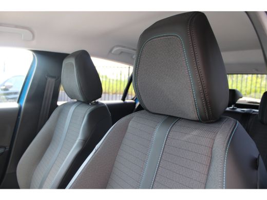 Peugeot 208 1.2 PureTech Allure Pack | Navigatie | Camera | 3D Instrumentenpaneel | 1e Eigenaar | NL auto | 7... ActivLease financial lease