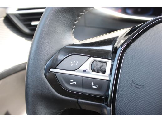 Peugeot 208 1.2 PureTech Allure Pack | Navigatie | Camera | 3D Instrumentenpaneel | 1e Eigenaar | NL auto | 7... ActivLease financial lease