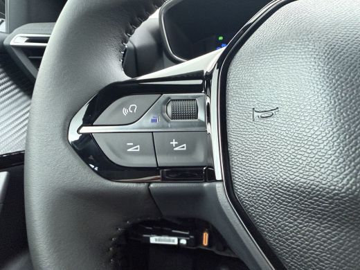 Peugeot e-2008 Allure | Active Safety Brake met camera en radar (automatisch noodremsysteem) met Distance Alert ... ActivLease financial lease