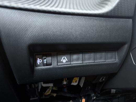 Peugeot e-2008 Allure | Active Safety Brake met camera en radar (automatisch noodremsysteem) met Distance Alert ... ActivLease financial lease