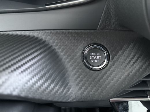 Peugeot e-2008 Allure | Active Safety Brake met camera en radar (automatisch noodremsysteem) met Distance Alert ... ActivLease financial lease