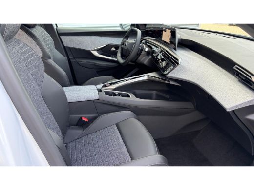 Peugeot e-3008 Allure | Elektrische parkeerrem | Extra getinte achterste zijruiten en achterruit ActivLease financial lease
