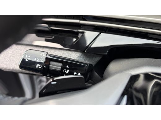 Peugeot e-3008 Allure | Elektrische parkeerrem | Extra getinte achterste zijruiten en achterruit ActivLease financial lease