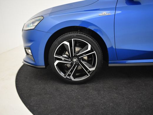 Skoda Fabia Monte Carlo | Achteruitrijcamera | Cruise control met speedlimiter | Driver Activity Assistant, v... ActivLease financial lease