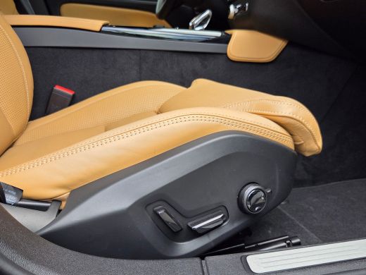 Volvo  V60 2.0 T8 AWD Ultra Dark HEICO SPORTIV | Full Option! | Bowers&Wilkins | Massage/ventilatie ActivLease financial lease