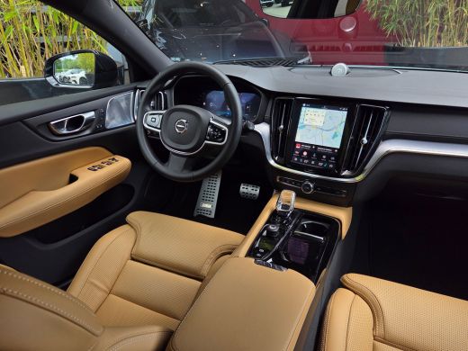 Volvo  V60 2.0 T8 AWD Ultra Dark HEICO SPORTIV | Full Option! | Bowers&Wilkins | Massage/ventilatie ActivLease financial lease