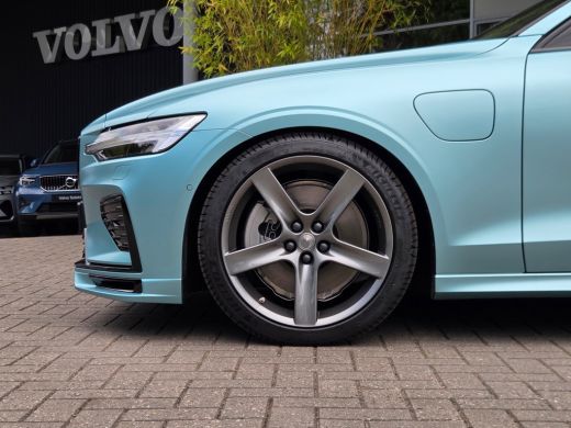 Volvo  V60 2.0 T8 AWD Ultra Dark HEICO SPORTIV | Full Option! | Bowers&Wilkins | Massage/ventilatie ActivLease financial lease