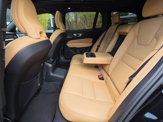 Volvo  V60 2.0 T8 AWD Ultra Dark HEICO SPORTIV | Full Option! | Bowers&Wilkins | Massage/ventilatie ActivLease financial lease