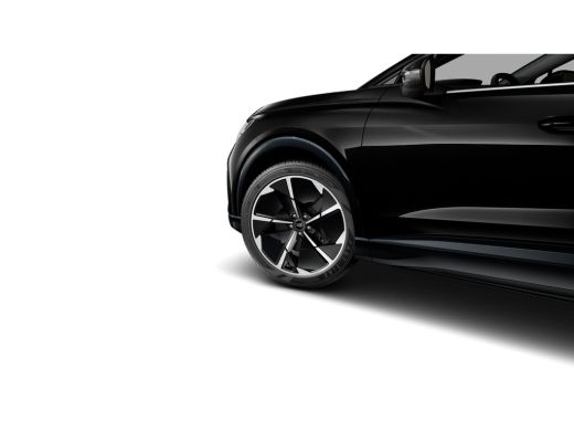 Audi Q4 e-tron S edition | Achterklep, automatisch bedienbaar | Achteruitrijcamera | Adaptive cruise control ActivLease financial lease
