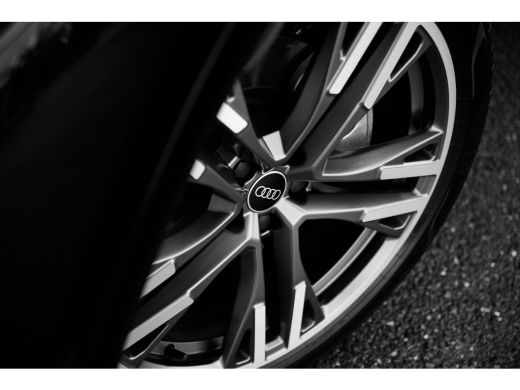 Audi Q5 S edition | Audi virtual cockpit | Exterieurpakket zwart | Hemelbekleding in zwart ActivLease financial lease