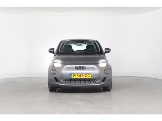 Fiat 500 Icon 42 kWh | Navigatie | Parkeersensoren | Cruise Control | Lichtmetalen velgen | Keyless | Appl... ActivLease financial lease