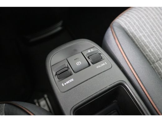 Fiat 500 Icon 42 kWh | Navigatie | Parkeersensoren | Cruise Control | Lichtmetalen velgen | Keyless | Appl... ActivLease financial lease