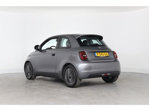Fiat 500 Icon 42 kWh | Navigatie | Parkeersensoren | Cruise Control | Lichtmetalen velgen | Keyless | Appl... ActivLease financial lease