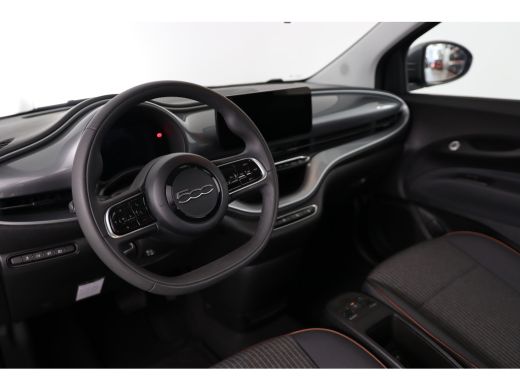 Fiat 500 Icon 42 kWh | Navigatie | Parkeersensoren | Cruise Control | Lichtmetalen velgen | Keyless | Appl... ActivLease financial lease