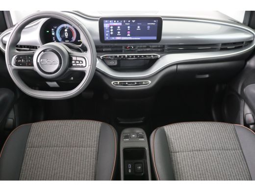 Fiat 500 Icon 42 kWh | Navigatie | Parkeersensoren | Cruise Control | Lichtmetalen velgen | Keyless | Appl... ActivLease financial lease