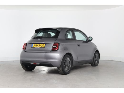 Fiat 500 Icon 42 kWh | Navigatie | Parkeersensoren | Cruise Control | Lichtmetalen velgen | Keyless | Appl... ActivLease financial lease