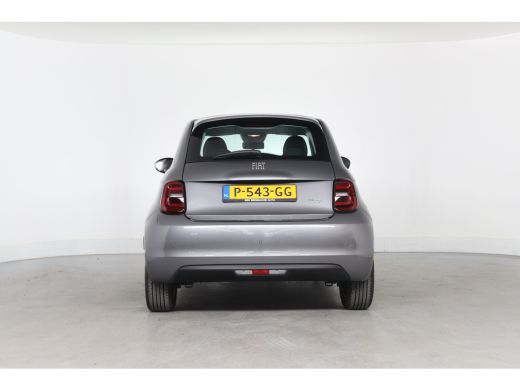 Fiat 500 Icon 42 kWh | Navigatie | Parkeersensoren | Cruise Control | Lichtmetalen velgen | Keyless | Appl... ActivLease financial lease