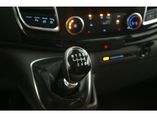 Ford Transit Custom 2.0 TDCI L1H1 Sport 185PK | Airco | Cruise | Camera | Carplay | Trekhaak ActivLease financial lease